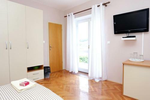 Hostal Double Room Lumbarda 4403a