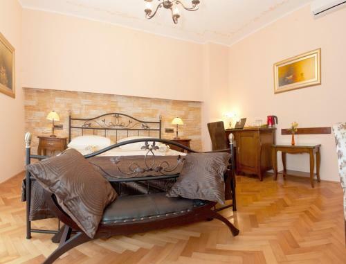 Hostal Unique Luxury Rooms