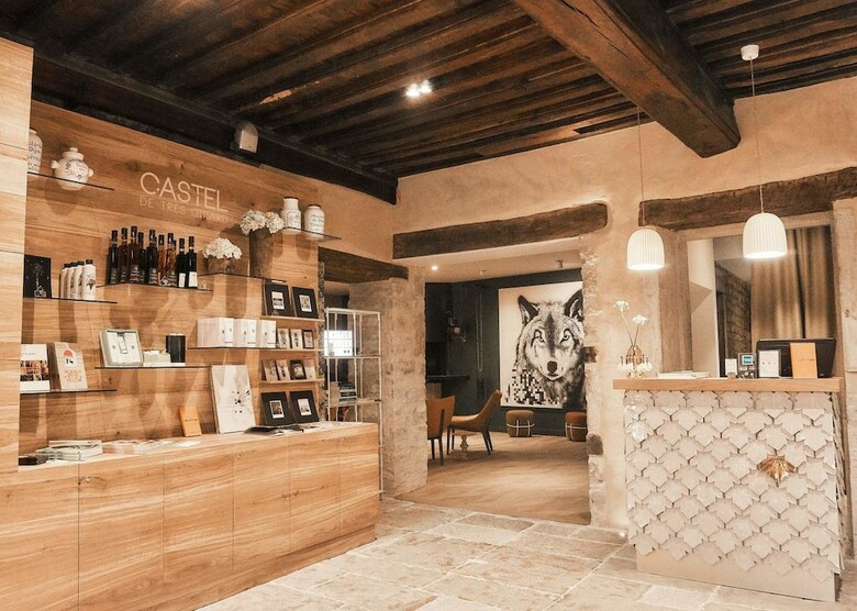 Hotel Castel De Tres Girard