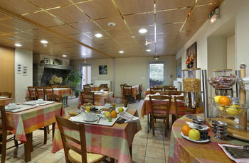 Hotel Logis Relais Des Puys