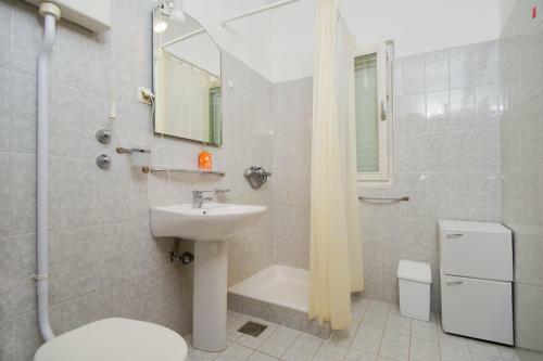 Villa Holiday Home Lukrecia