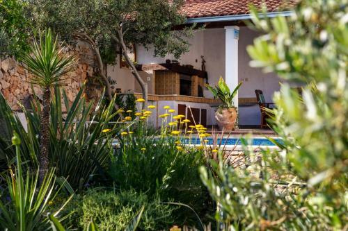 Villa Holiday Home Lukrecia