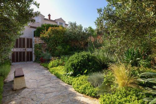 Villa Holiday Home Lukrecia