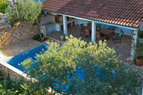 Villa Holiday Home Lukrecia