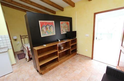 Hostal Apartments Casa Menis