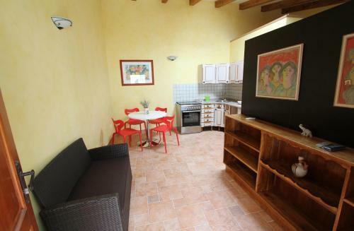 Hostal Apartments Casa Menis