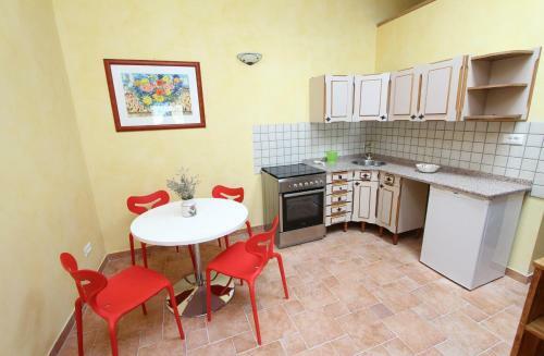Hostal Apartments Casa Menis