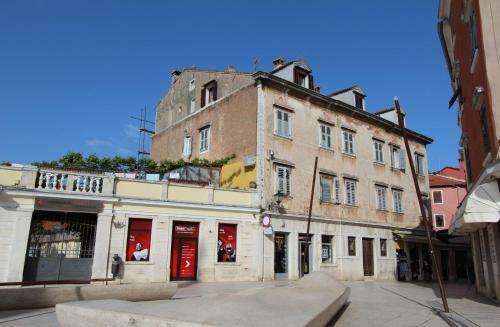 Hostal Apartments Casa Menis