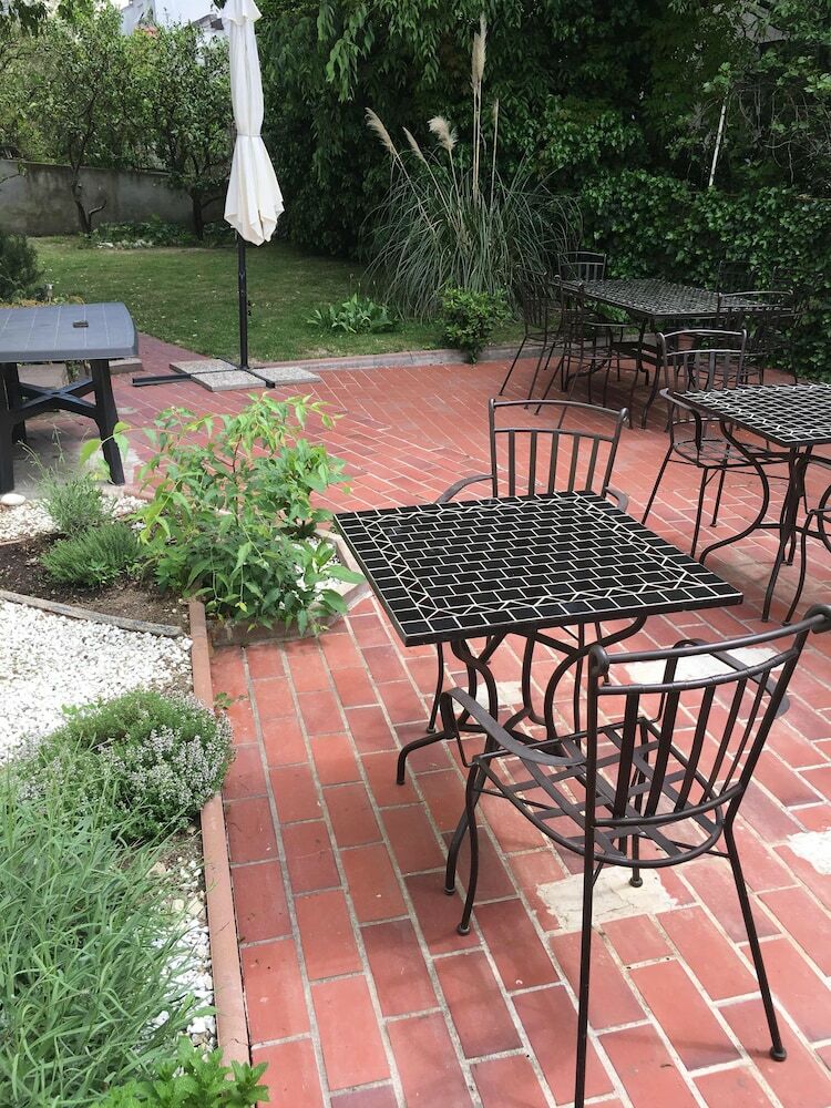 Hostal B&B Villa Vice
