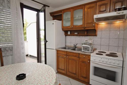 Apartment Malinska 5353a