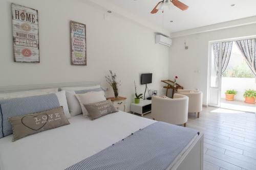 Adriana Holiday Apartment