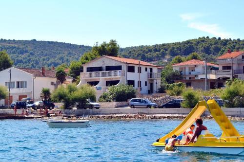 Apartment Slatine 1134a