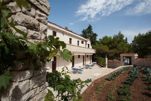 Apartment Pucisca 756d