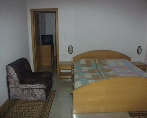 Apartments With A Parking Space Pucisca (brac) - 756