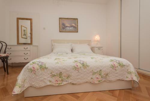 Apartments Bose