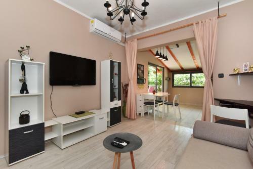 Little Monkey Apartment