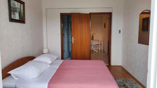 Hostal Apartments & Rooms Anita