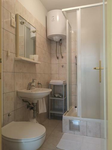 Hostal Apartments & Rooms Anita