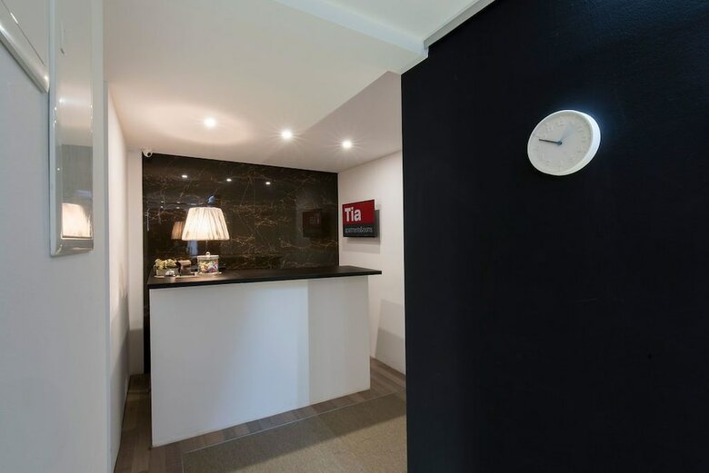 Hostal Tia Apartments And Rooms