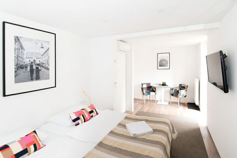 Hostal Tia Apartments And Rooms