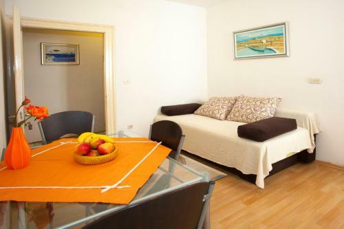 Split Ann Apartments