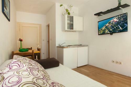 Split Ann Apartments