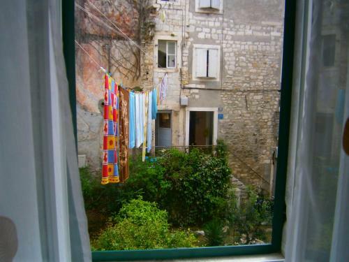 Hostal Rooms And Apartments Djanovic