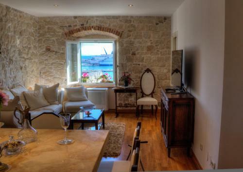 Imperial Luxury Apartment
