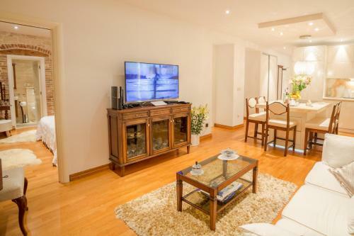 Imperial Luxury Apartment