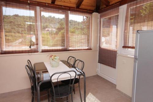 Holiday Home Postira 5661