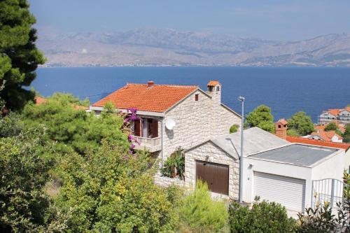 Holiday Home Postira 5661