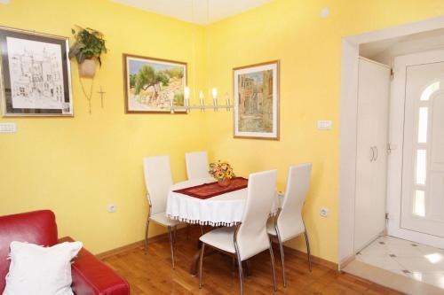 Holiday Home Postira 5661