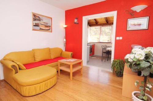 Holiday Home Postira 5661