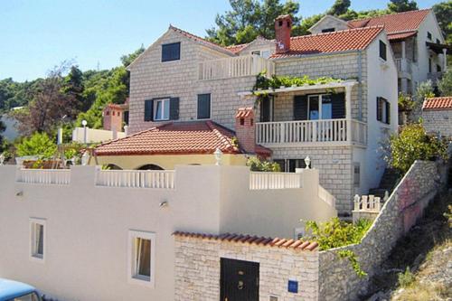 Holiday Home Postira 5661