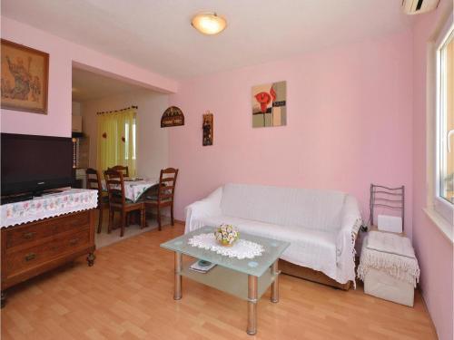 Holiday Apartment Podstrana 4