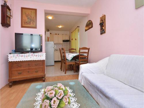 Holiday Apartment Podstrana 4