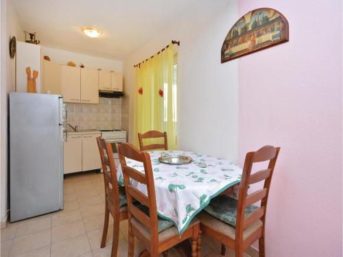 Holiday Apartment Podstrana 4