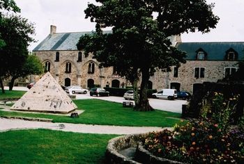 Hotel L Hostellerie Du Chateau