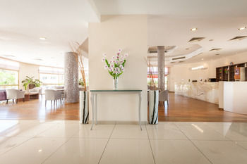 Hotel Crown Resorts Henipa