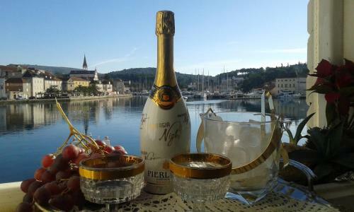 Villa Holiday Home Gariful