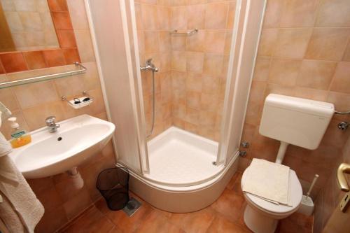 Apartments With A Parking Space Jelsa (hvar) - 8765