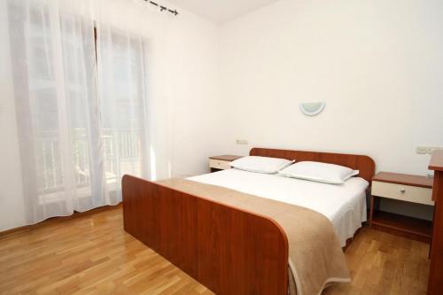Apartments With A Parking Space Jelsa (hvar) - 8765