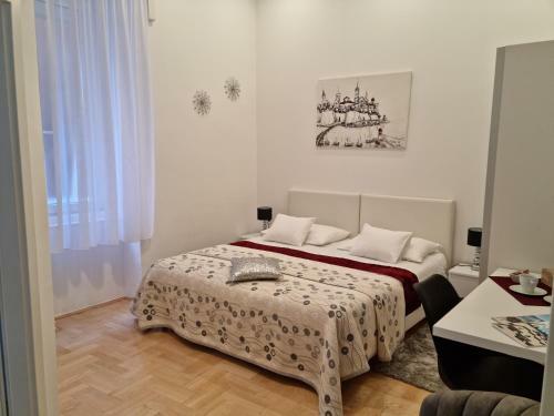 Hostal Rooms Tisa Old Town