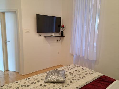 Hostal Rooms Tisa Old Town