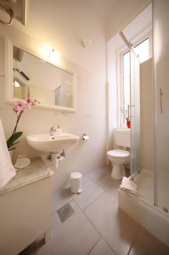 Hostal Rooms Tisa Old Town