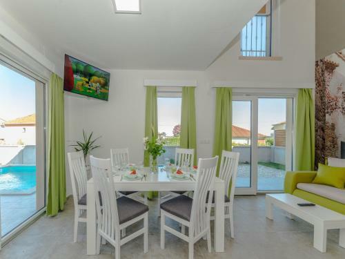 Holiday Home Luscinia