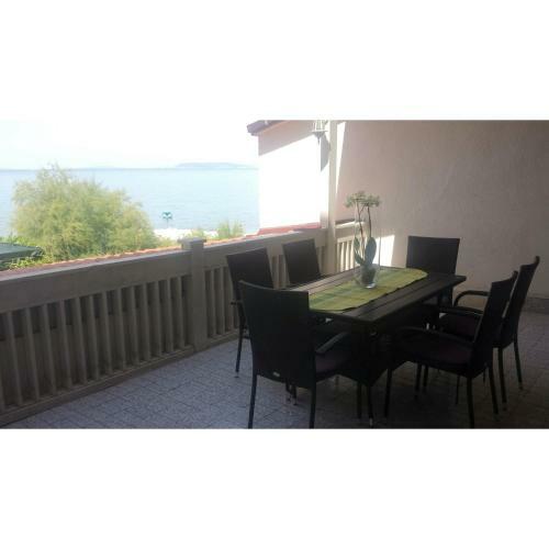 Hostal Apartments Marin