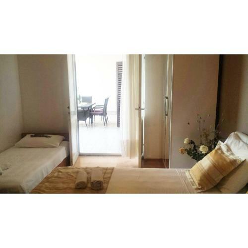 Hostal Apartments Marin