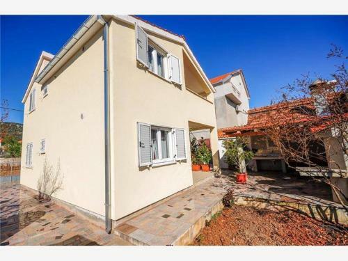 Apartments Mastrinka