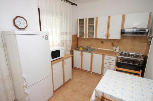 Apartments With A Parking Space Rovinj - 2298